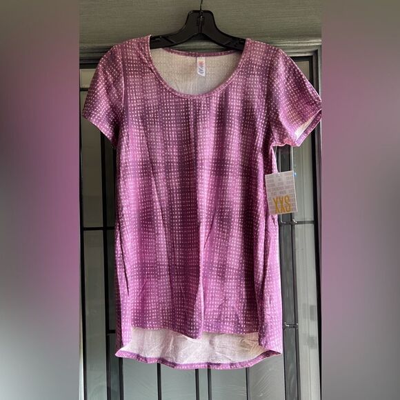 NWT LulaRoe Classic Tee - Picture 1 of 3